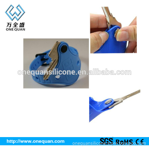 silicone wristband key holder,sale plastic key holder